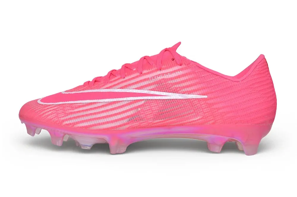 Nike Mercurial Superfly 11 in Pink / White